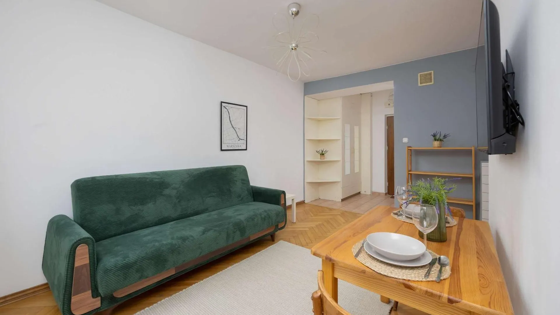 アパート Cozy Studio Danilowiczowska Near Ogrod Saski And Old Town By Noclegi Renters ワルシャワ ポーランド