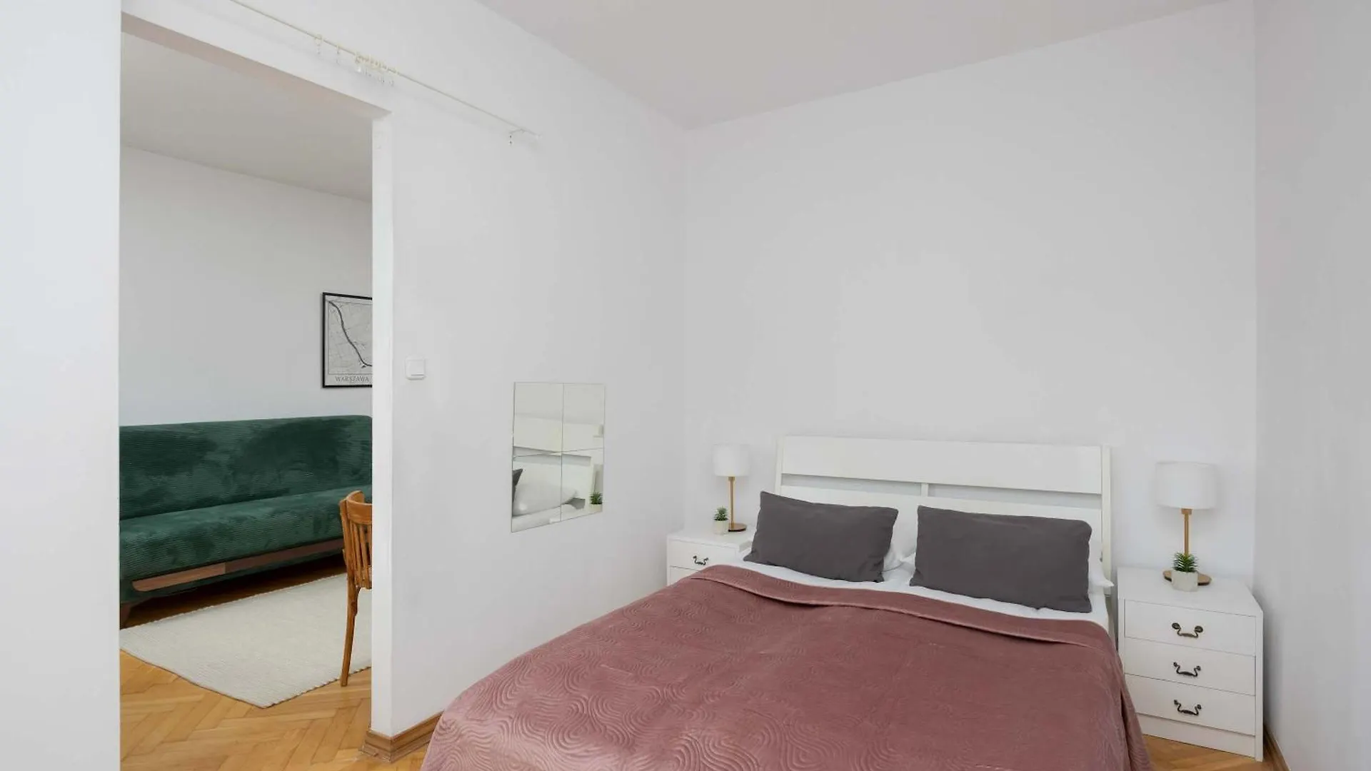 アパート Cozy Studio Danilowiczowska Near Ogrod Saski And Old Town By Noclegi Renters ワルシャワ